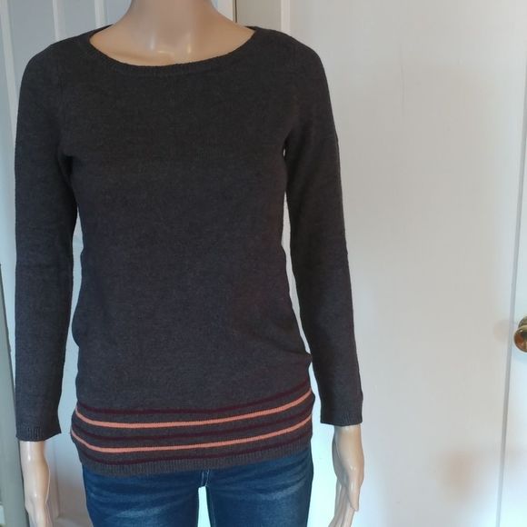 LOFT Tops - KNITTED Top